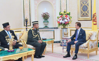 HIS MAJESTY THE SULTAN AND YANG DI-PERTUAN OF BRUNEI DARUSSALAM RECEIVES IN AUDIENCE THE CHIEF OF DEFENCE FORCE, MALAYSIAN ARMED FORCES AND  HER MAJESTY DULI RAJA ISTERI RECEIVES IN AUDIENCE THE SPOUSE OF THE CHIEF OF DEFENCE FORCE, MALAYSIAN ARMED FORCES