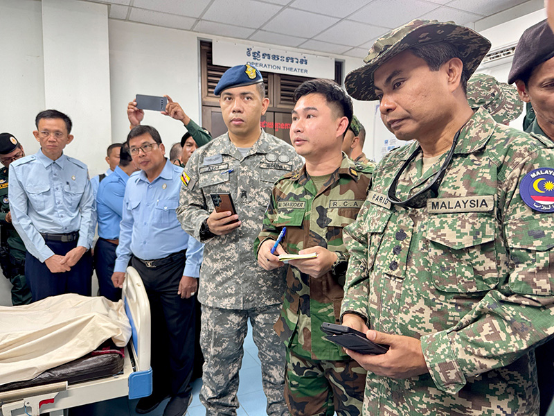 ASEAN OBSERVERS VISIT CAMBODIAN HOSPITAL TO ASSESS VICTIMS OF THAI ATTACK