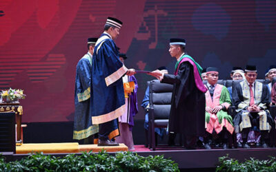GRADUATION CERTIFICATES PRESENTED TO ROYAL BRUNEI ARMED FORCES OFFICERS AT THE 38TH UBD CONVOCATION