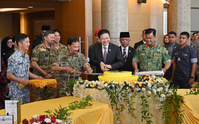 HIS MAJESTY THE SULTAN AND YANG DI-PERTUAN OF BRUNEI DARUSSALAM AND HIS EXCELLENCY THE PRIME MINISTER OF THE REPUBLIC OF SINGAPORE ATTEND THE GRAND FINALE CEREMONY OF THE GOLDEN JUBILEE OF DEFENCE RELATIONS BETWEEN BRUNEI DARUSSALAM – REPUBLIC OF SINGAPORE